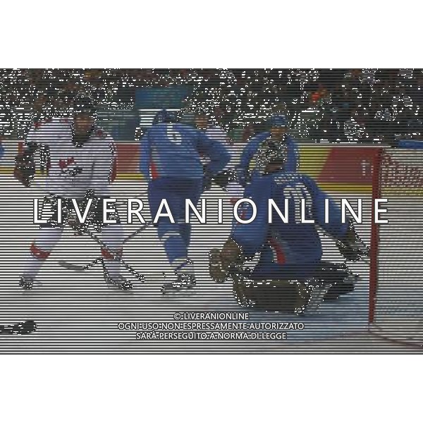 TORINO 15/02/2006 XX OLIMPIADI INVERNALI HOCKEY SU GHIACCIO ITALIA-USA NELA FOTO ATTACCO CANADA PH GIGI ARCAINI/AG.ALDO LIVERANI