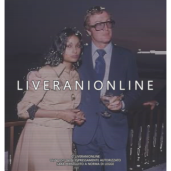 COL-RETROSPETTIVA MICHAEL CAINE ATTORE NELLA FOTO MICHAEL CAINE A CANNES CON LA MOGLIE SHAKIRA NELL\'ANNO 1975 AG ALDO LIVERANI SAS