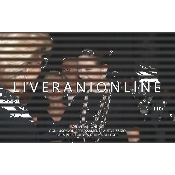 DIAP-RETROSPETTIVA ISABELLA ROSSELLINI ATTRICE NELLA FOTO ISABELLA ROSSELLINI CON LA SIGNORA DAMIANI GABRIELLA COLOMBO A VENEZIA AG ALDO LIVERANI SAS 