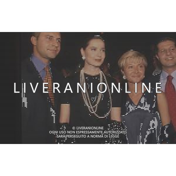 DIAP-RETROSPETTIVA ISABELLA ROSSELLINI ATTRICE NELLA FOTO ISABELLA ROSSELLINI CON LA SIGNORA DAMIANI GABRIELLA COLOMBO A VENEZIA AG ALDO LIVERANI SAS 