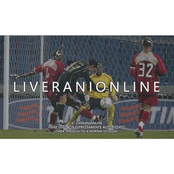 UDINE 15/2/06 COPPA UEFA SEDICESIMI DI FINALE UDINESE - LENS NELLA FOTO: gol BARRETO PH: ANDRY/LIVERANI