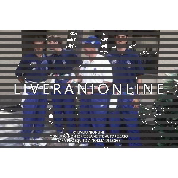 DIAP-RETROSPETTIVA FRANCESCO STATUTO CALCIATORE NELLA FOTO FRANCESCO STATUTO CON FABIO PETRUZZI ARRIGO SACCHI E MARCO DELVECCHIO A MILANELLO CON LA NAZIONALE ITALIANA AG ALDO LIVERANI SAS