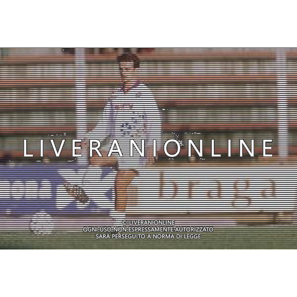 DIAP-RETROSPETTIVA FRANCESCO STATUTO CALCIATORE NELLA FOTO FRANCESCO STATUTO CON LA MAGLIA DEL COSENZA CALCIO AG ALDO LIVERANI SAS