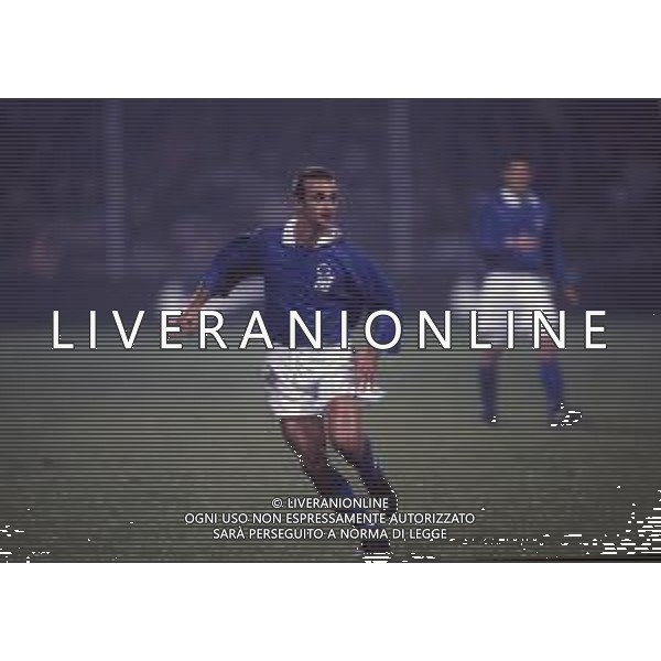 DIAP-RETROSPETTIVA FRANCESCO STATUTO CALCIATORE NELLA FOTO FRANCESCO STATUTO CON LA MAGLIA DELLA NAZIONALE ITALIANA AG ALDO LIVERANI SAS
