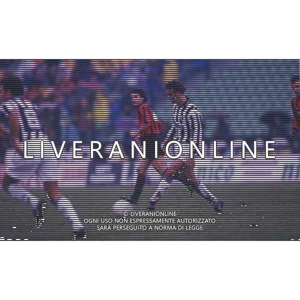 DIAP-RETROSPETTIVA FRANCESCO STATUTO CALCIATORE NELLA FOTO FRANCESCO STATUTO CON LA MAGLIA DELL\'UDINESE CALCIO AG ALDO LIVERANI SAS