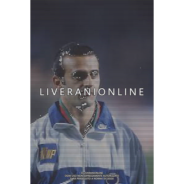 DIAP-RETROSPETTIVA FRANCESCO STATUTO CALCIATORE NELLA FOTO FRANCESCO STATUTO CON LA MAGLIA DELLA NAZIONALE ITALIANA AG ALDO LIVERANI SAS