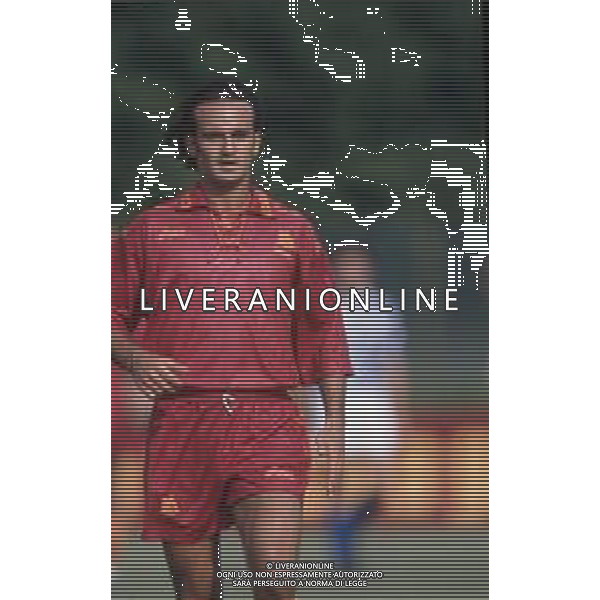 DIAP-RETROSPETTIVA FRANCESCO STATUTO CALCIATORE NELLA FOTO FRANCESCO STATUTO CON LA MAGLIA DELLA ROMA CALCIO AG ALDO LIVERANI SAS