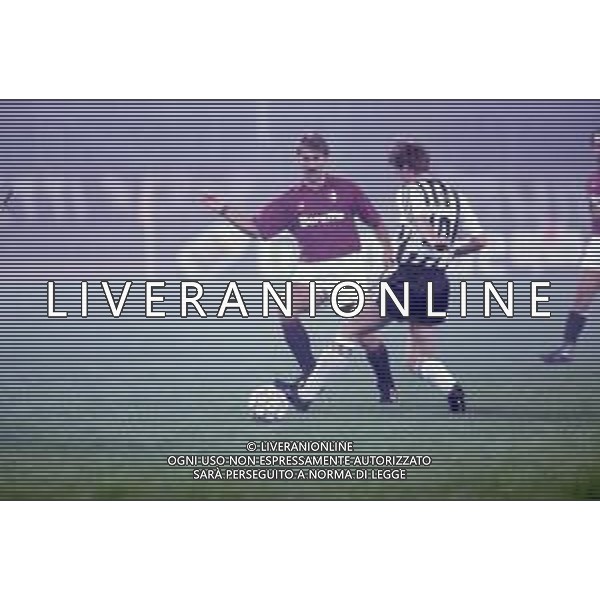 DIAP-RETROSPETTIVA MARTIN VASQUEZ CALCIATORE NELLA FOTO MARTIN VASQUEZ CON LA MAGLIA DEL TORINO CALCIO NELL\'ANNO 1991-1992 AG ALDO LIVERANI SAS