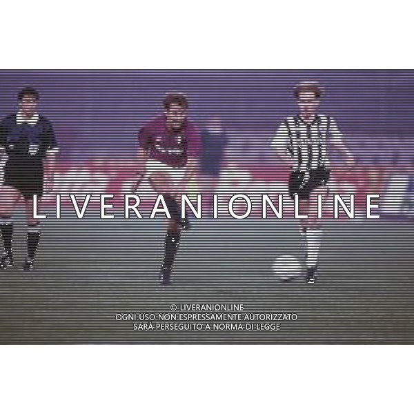 DIAP-RETROSPETTIVA MARTIN VASQUEZ CALCIATORE NELLA FOTO MARTIN VASQUEZ CON LA MAGLIA DEL TORINO CALCIO NELL\'ANNO 1991-1992 AG ALDO LIVERANI SAS