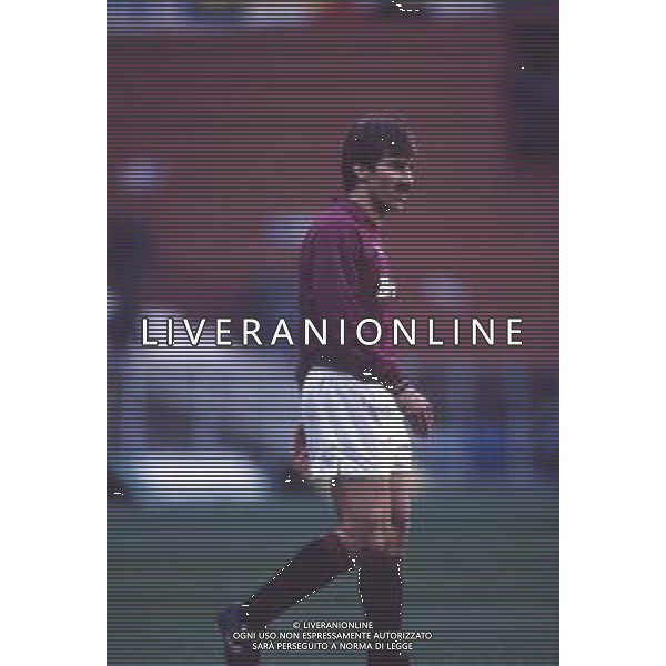 DIAP-RETROSPETTIVA MARTIN VASQUEZ CALCIATORE NELLA FOTO MARTIN VASQUEZ CON LA MAGLIA DEL TORINO CALCIO NELL\'ANNO 1991-1992 AG ALDO LIVERANI SAS