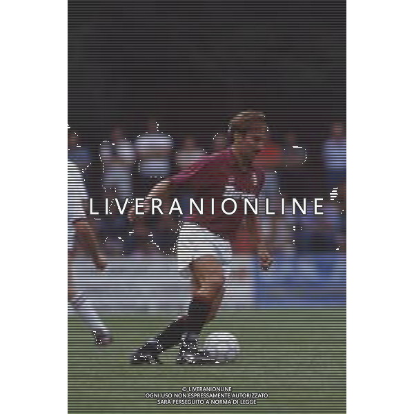 DIAP-RETROSPETTIVA MARTIN VASQUEZ CALCIATORE NELLA FOTO MARTIN VASQUEZ CON LA MAGLIA DEL TORINO CALCIO NELL\'ANNO 1991-1992 AG ALDO LIVERANI SAS