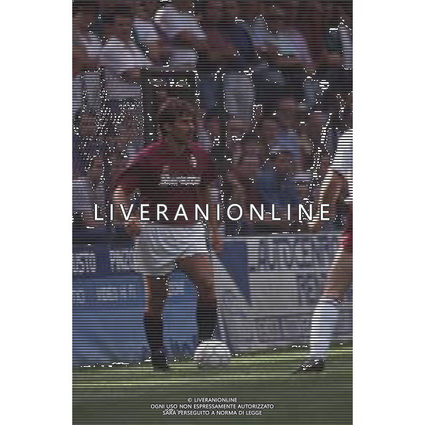 DIAP-RETROSPETTIVA MARTIN VASQUEZ CALCIATORE NELLA FOTO MARTIN VASQUEZ CON LA MAGLIA DEL TORINO CALCIO NELL\'ANNO 1991-1992 AG ALDO LIVERANI SAS