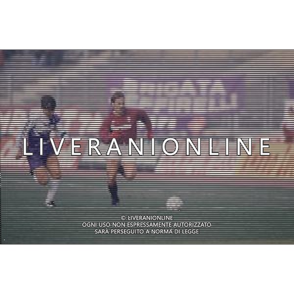 DIAP-RETROSPETTIVA MARTIN VASQUEZ CALCIATORE NELLA FOTO MARTIN VASQUEZ CON LA MAGLIA DEL TORINO CALCIO NELL\'ANNO 1991-1992 AG ALDO LIVERANI SAS