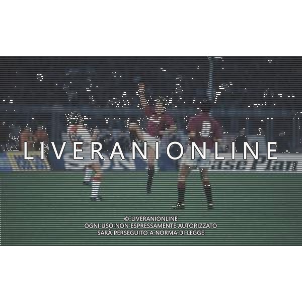 DIAP-RETROSPETTIVA MARTIN VASQUEZ CALCIATORE NELLA FOTO MARTIN VASQUEZ CON LA MAGLIA DEL TORINO CALCIO NELL\'ANNO 1991-1992 AG ALDO LIVERANI SAS