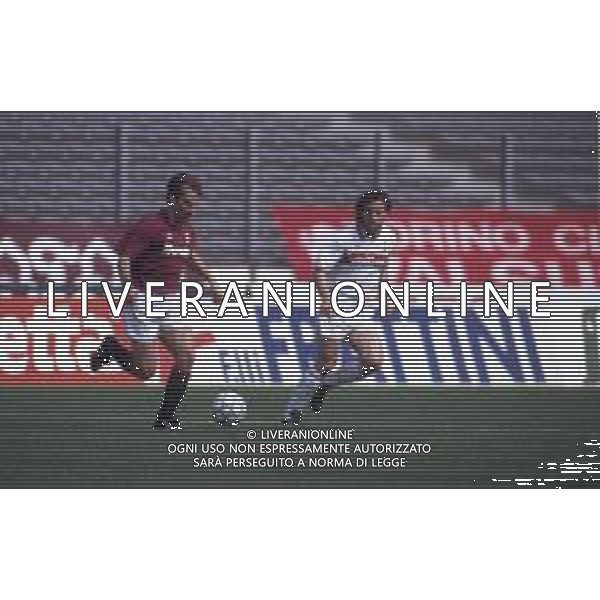 DIAP-RETROSPETTIVA MARTIN VASQUEZ CALCIATORE NELLA FOTO MARTIN VASQUEZ CON LA MAGLIA DEL TORINO CALCIO NELL\'ANNO 1991-1992 AG ALDO LIVERANI SAS