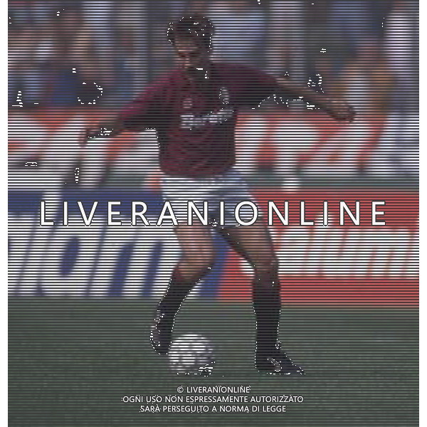 DIAP-RETROSPETTIVA MARTIN VASQUEZ CALCIATORE NELLA FOTO MARTIN VASQUEZ CON LA MAGLIA DEL TORINO CALCIO NELL\'ANNO 1991-1992 AG ALDO LIVERANI SAS