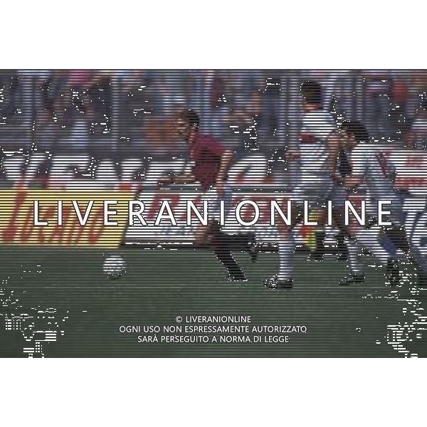 DIAP-RETROSPETTIVA MARTIN VASQUEZ CALCIATORE NELLA FOTO MARTIN VASQUEZ CON LA MAGLIA DEL TORINO CALCIO NELL\'ANNO 1991-1992 AG ALDO LIVERANI SAS