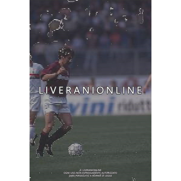 DIAP-RETROSPETTIVA MARTIN VASQUEZ CALCIATORE NELLA FOTO MARTIN VASQUEZ CON LA MAGLIA DEL TORINO CALCIO NELL\'ANNO 1991-1992 AG ALDO LIVERANI SAS