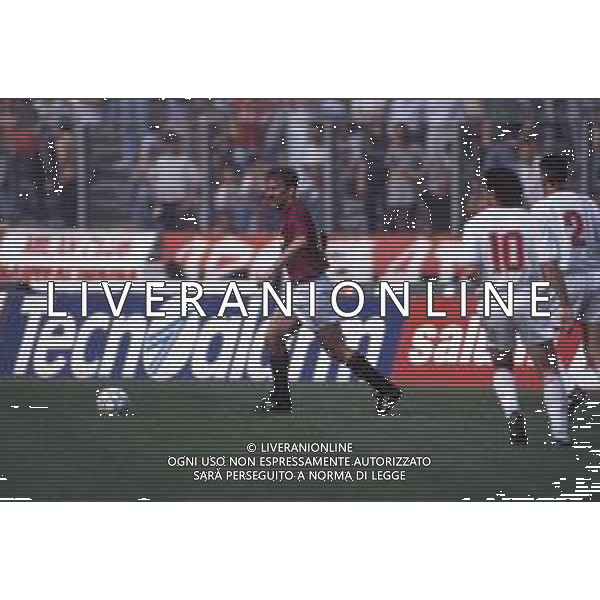 DIAP-RETROSPETTIVA MARTIN VASQUEZ CALCIATORE NELLA FOTO MARTIN VASQUEZ CON LA MAGLIA DEL TORINO CALCIO NELL\'ANNO 1991-1992 AG ALDO LIVERANI SAS