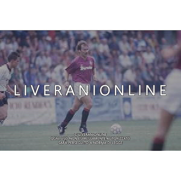 DIAP-RETROSPETTIVA MARTIN VASQUEZ CALCIATORE NELLA FOTO MARTIN VASQUEZ CON LA MAGLIA DEL TORINO CALCIO NELL\'ANNO 1991-1992 AG ALDO LIVERANI SAS