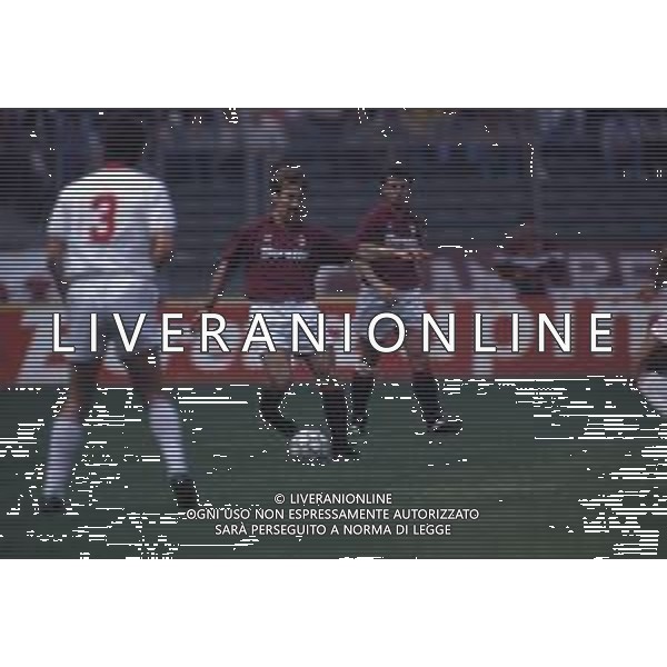 DIAP-RETROSPETTIVA MARTIN VASQUEZ CALCIATORE NELLA FOTO MARTIN VASQUEZ CON LA MAGLIA DEL TORINO CALCIO NELL\'ANNO 1991-1992 AG ALDO LIVERANI SAS