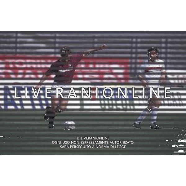 DIAP-RETROSPETTIVA MARTIN VASQUEZ CALCIATORE NELLA FOTO MARTIN VASQUEZ CON LA MAGLIA DEL TORINO CALCIO NELL\'ANNO 1991-1992 AG ALDO LIVERANI SAS