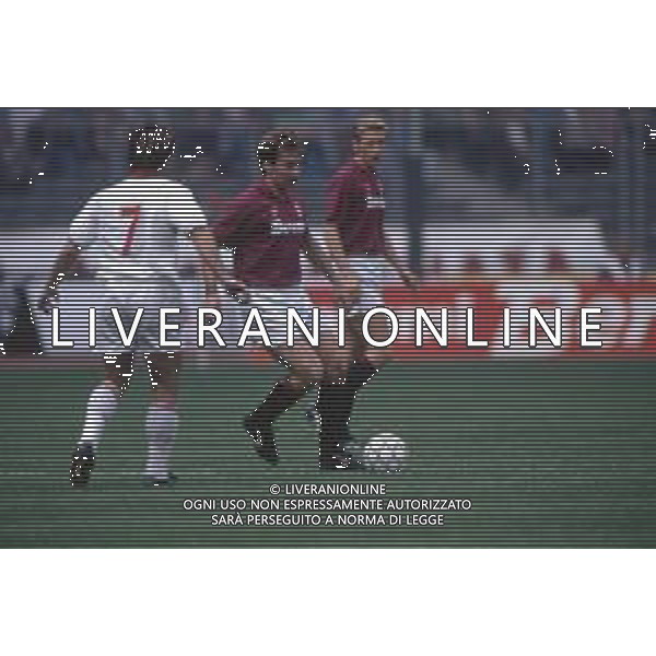 DIAP-RETROSPETTIVA MARTIN VASQUEZ CALCIATORE NELLA FOTO MARTIN VASQUEZ CON LA MAGLIA DEL TORINO CALCIO NELL\'ANNO 1991-1992 AG ALDO LIVERANI SAS