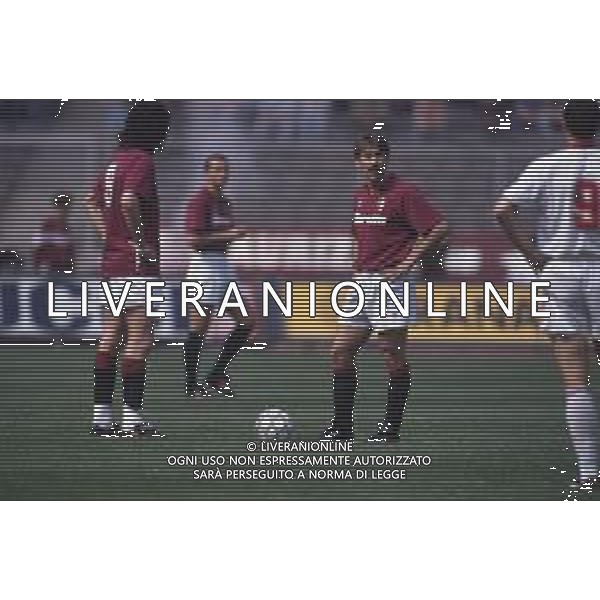 DIAP-RETROSPETTIVA MARTIN VASQUEZ CALCIATORE NELLA FOTO MARTIN VASQUEZ CON LA MAGLIA DEL TORINO CALCIO NELL\'ANNO 1991-1992 E WALTER CASAGRANDE AG ALDO LIVERANI SAS