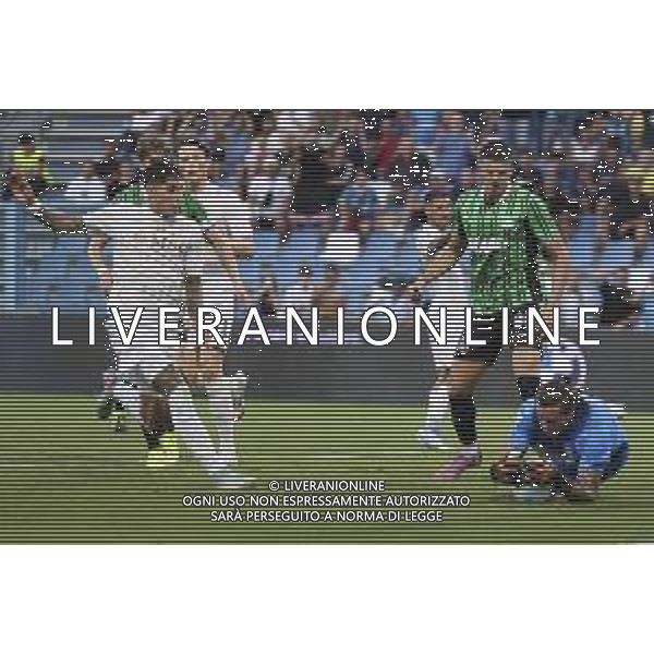 Stefano Turati of US Sassuolo. makes a save on Mathias Olivera of SSC Napoli during US Sassuolo vs SSC Napoli, 1° Serie A Enilive 2025-26 game at Mapei stadium . Città del tricolore in Reggio Emilia (RE), Italy, on August 23, 2025. (Photo by Davide Casentini)- AGENZIA ALDO LIVERANI SAS