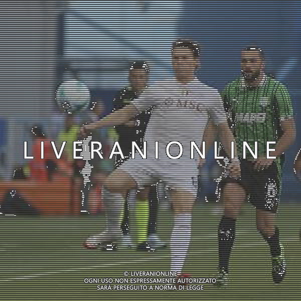 Scott McTominay of SSC Napoli play the ball during US Sassuolo vs SSC Napoli, 1° Serie A Enilive 2025-26 game at Mapei stadium . Città del tricolore in Reggio Emilia (RE), Italy, on August 23, 2025. (Photo by Davide Casentini)- AGENZIA ALDO LIVERANI SAS