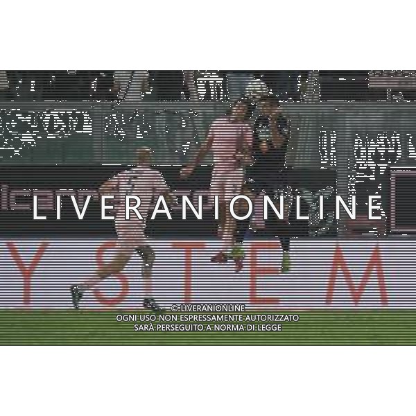 Matteo Rover e Tommaso Augello in azione durante la partita Palermo vs Reggiana di Serie B 25/26 presso lo Stadio Renzo Barbera di Palermo il 23/08/25 ©Federico Serra - AGENZIA ALDO LIVERANI SAS