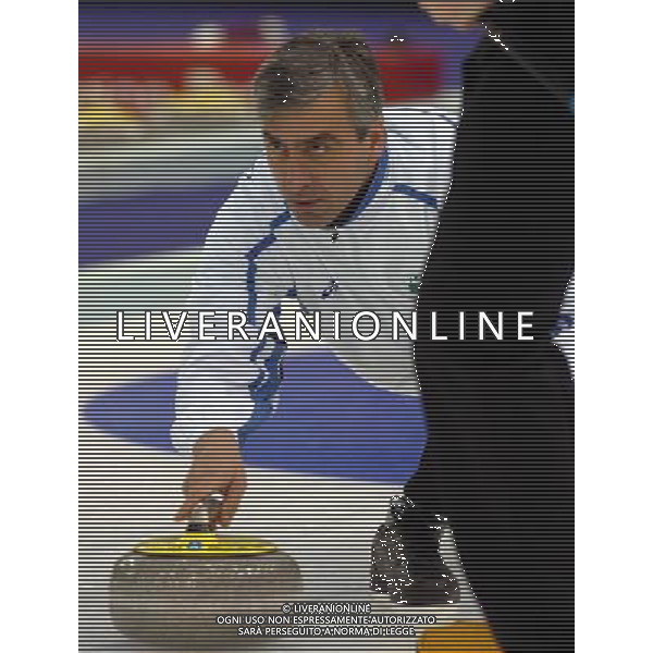 PINEROLO (TO) 15/02/2006 XX OLIMPIADI INVERNALI TORINO 2006 CURLING MASCHILE ITALIA-USA NELLA FOTO ALVERA FABIO PH GIGI ARCAINI/AG. ALDO LIVERANI