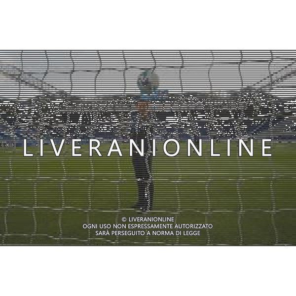 Arbitro - The Referee Alberto Ruben Arena try the foal line tecnology before Atalanta BC vs Pisa SC, 1° Serie A Enilive 2025-26 game at New Balance stadium in Bergamo (BG), Italy, on August 24, 2025. (Photo by Davide Casentini)- AGENZIA ALDO LIVERANI SAS