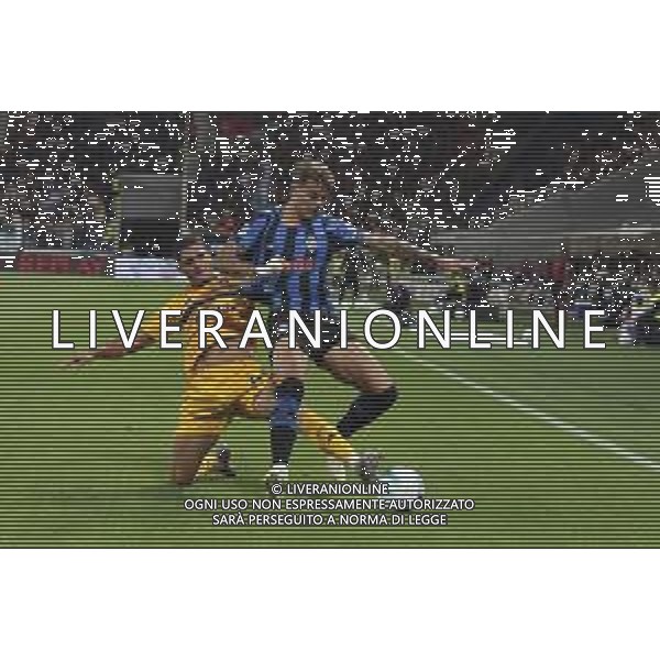 Daniel Tyrell Denoon of Pisa SC battle for the ball with Daniel Maldini of Atalanta BC during Atalanta BC vs Pisa SC, 1° Serie A Enilive 2025-26 game at New Balance stadium in Bergamo (BG), Italy, on August 24, 2025. (Photo by Davide Casentini)- AGENZIA ALDO LIVERANI SAS