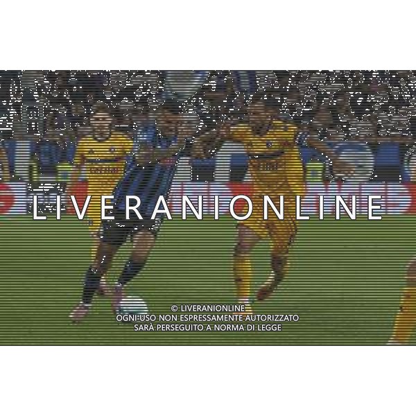 Gianluca Scamacca of Atalanta BC. battle for the ball with Antonio Caracciolo of Pisa SC during Atalanta BC vs Pisa SC, 1° Serie A Enilive 2025-26 game at New Balance stadium in Bergamo (BG), Italy, on August 24, 2025. (Photo by Davide Casentini)- AGENZIA ALDO LIVERANI SAS