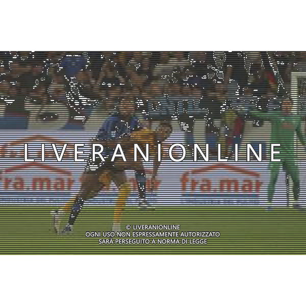 Isak Malcom Kwaku Hien of Atalanta BC battle for the ball with Daniel Tyrell Denoon of Pisa SC during Atalanta BC vs Pisa SC, 1° Serie A Enilive 2025-26 game at New Balance stadium in Bergamo (BG), Italy, on August 24, 2025. (Photo by Davide Casentini) tvdc-ag aldo liverani sas