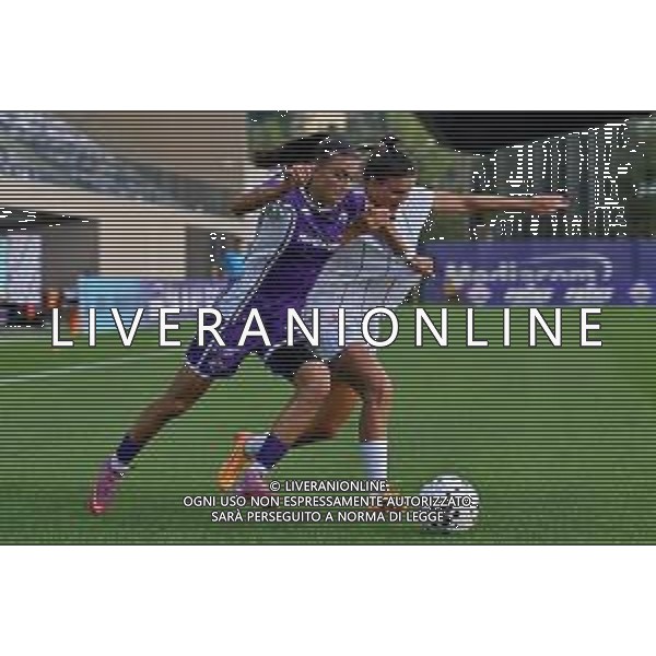 TVLS - Serie A Women\'s Cup Fiorentina-Como, Viola Park Firenze 23.08.2025 nella foto Agnese Bonfantini (Fiorentina) contro Viktoria Szab (Como) ¬©TVLS Luca Barucci / Agenzia Aldo Liverani Sas