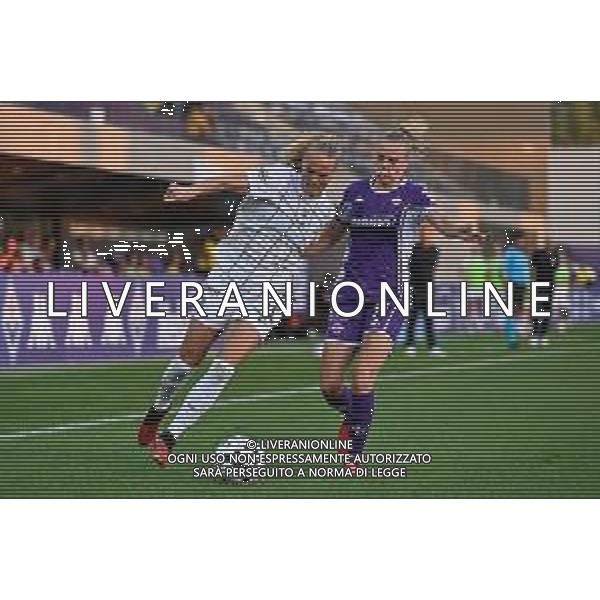 TVLS - Serie A Women\'s Cup Fiorentina-Como, Viola Park Firenze 23.08.2025 nella foto Sarah Wijnants (Fiorentina) contro Mathilde Madsen (Como) ¬©TVLS Luca Barucci / Agenzia Aldo Liverani Sas