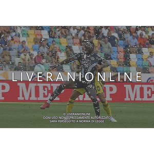 Keinan Davis of Udinese FC battle for the ball with Unai Nunez Gestoso "Nunez" of Hellas Verona FC during Udinese Calcio FC vs Hellas Verona FC, 1° Serie A Enilive 2025-26 game at Bluenergy stadium in Udine (UD), Italy, on August 25, 2025. (Photo by Davide Casentini) AG ALDO LIVERANI SAS ALDO LIVERANI SAS