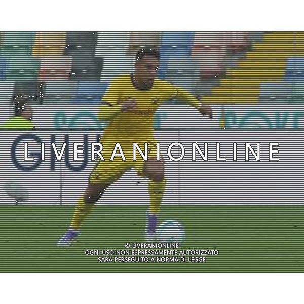 Giovane Santana do Nascimiento "Giovane" of Hellas Verona FC play the ball during Udinese Calcio FC vs Hellas Verona FC, 1° Serie A Enilive 2025-26 game at Bluenergy stadium in Udine (UD), Italy, on August 25, 2025. (Photo by Davide Casentini) AG ALDO LIVERANI SAS