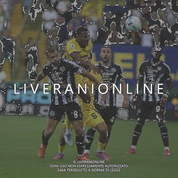 Jesper Karlstrom of Udinese FC battle for the ball with Amin Sarr of Hellas Verona FC during Udinese Calcio FC vs Hellas Verona FC, 1° Serie A Enilive 2025-26 game at Bluenergy stadium in Udine (UD), Italy, on August 25, 2025. (Photo by Davide Casentini) AG ALDO LIVERANI SAS