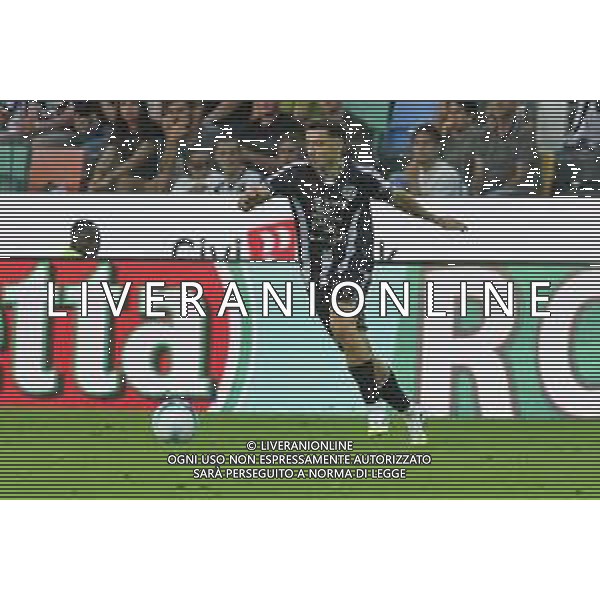 Oier Zarraga Egana "Zarraga" of Udinese FC play the ball during Udinese Calcio FC vs Hellas Verona FC, 1° Serie A Enilive 2025-26 game at Bluenergy stadium in Udine (UD), Italy, on August 25, 2025. (Photo by Davide Casentini)- AGENZIA ALDO LIVERANI SAS