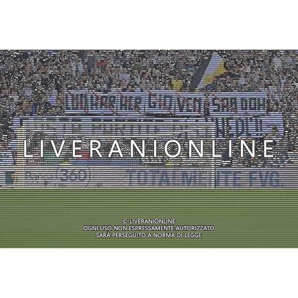 Striscione contestazione Tifosi - Udinese fans expose against Lega calcio Serie A during Udinese Calcio FC vs Hellas Verona FC, 1° Serie A Enilive 2025-26 game at Bluenergy stadium in Udine (UD), Italy, on August 25, 2025. (Photo by Davide Casentini)- AGENZIA ALDO LIVERANI SAS