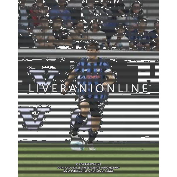 Marten Elco De Roon of Atalanta BC play the ball during Atalanta BC vs Pisa SC, 1° Serie A Enilive 2025-26 game at New Balance stadium in Bergamo (BG), Italy, on August 24, 2025. (Photo by Davide Casentini) AG ALDO LIVERANI SAS