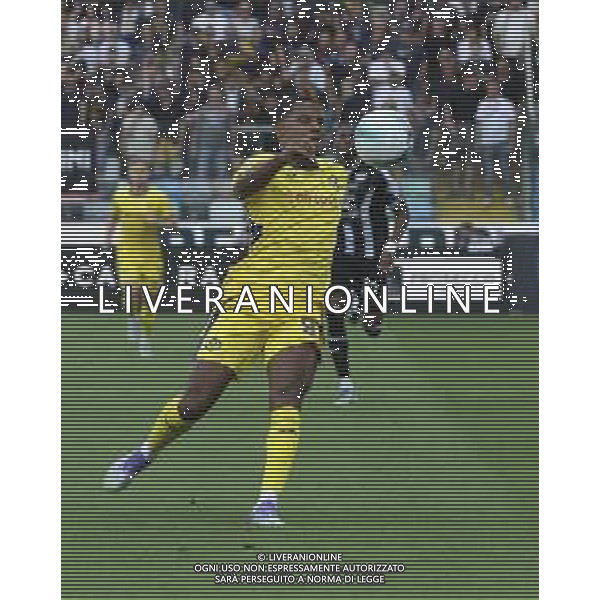 Amin Sarr of Hellas Verona FC play the ball during Udinese Calcio FC vs Hellas Verona FC, 1° Serie A Enilive 2025-26 game at Bluenergy stadium in Udine (UD), Italy, on August 25, 2025. (Photo by Davide Casentini) AG ALDO LIVERANI SAS