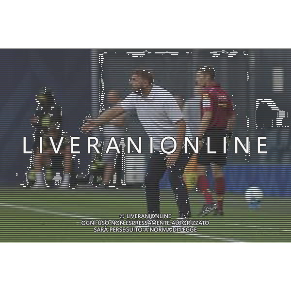 Paolo Zanetti Head Coach of Hellas Verona FC gestures during Udinese Calcio FC vs Hellas Verona FC, 1° Serie A Enilive 2025-26 game at Bluenergy stadium in Udine (UD), Italy, on August 25, 2025. (Photo by Davide Casentini) AG ALDO LIVERANI SAS
