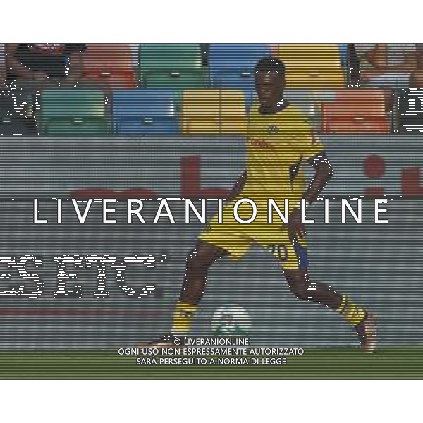 Fallou Cham "Fallou" of Hellas Verona FC play the ball during Udinese Calcio FC vs Hellas Verona FC, 1° Serie A Enilive 2025-26 game at Bluenergy stadium in Udine (UD), Italy, on August 25, 2025. (Photo by Davide Casentini) AG ALDO LIVERANI SAS