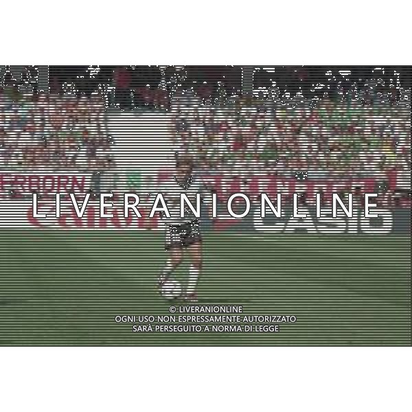 NEG-RETROSPETTIVA THOMAS HASSLER CALCIATORE NELLA FOTO THOMAS HASSLER AI MONDILI DI FRANCIA 1998 AG ALDO LIVERANI SAS