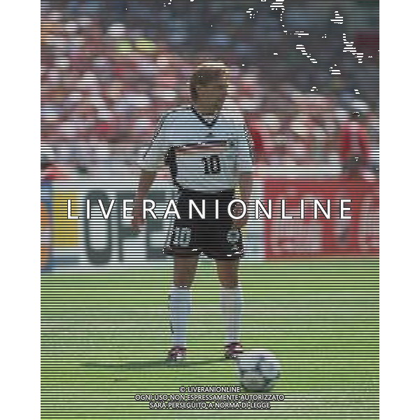 NEG-RETROSPETTIVA THOMAS HASSLER CALCIATORE NELLA FOTO THOMAS HASSLER AI MONDILI DI FRANCIA 1998 AG ALDO LIVERANI SAS