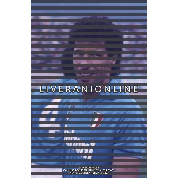 DIAP-RETROSPETTIVA ANTONIO CARECA CALCIATORE NELLA FOTO ANTONIO CARECA CON LA MAGLIA DEL NAPOLI CALCO AG ALDO LIVERANI SAS